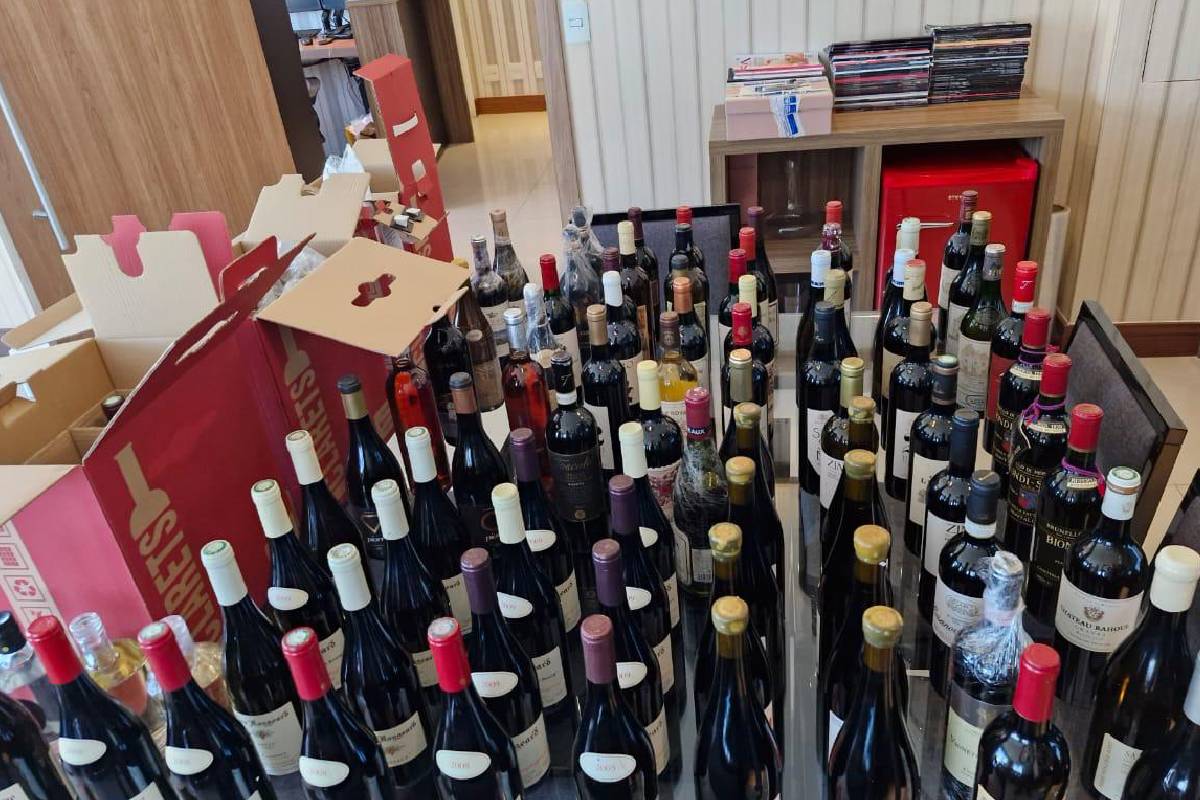 Empresa de vinhos de luxo suspeita de sonegação é alvo de operação Empresa de vinhos de luxo suspeita de sonegação é alvo de operação