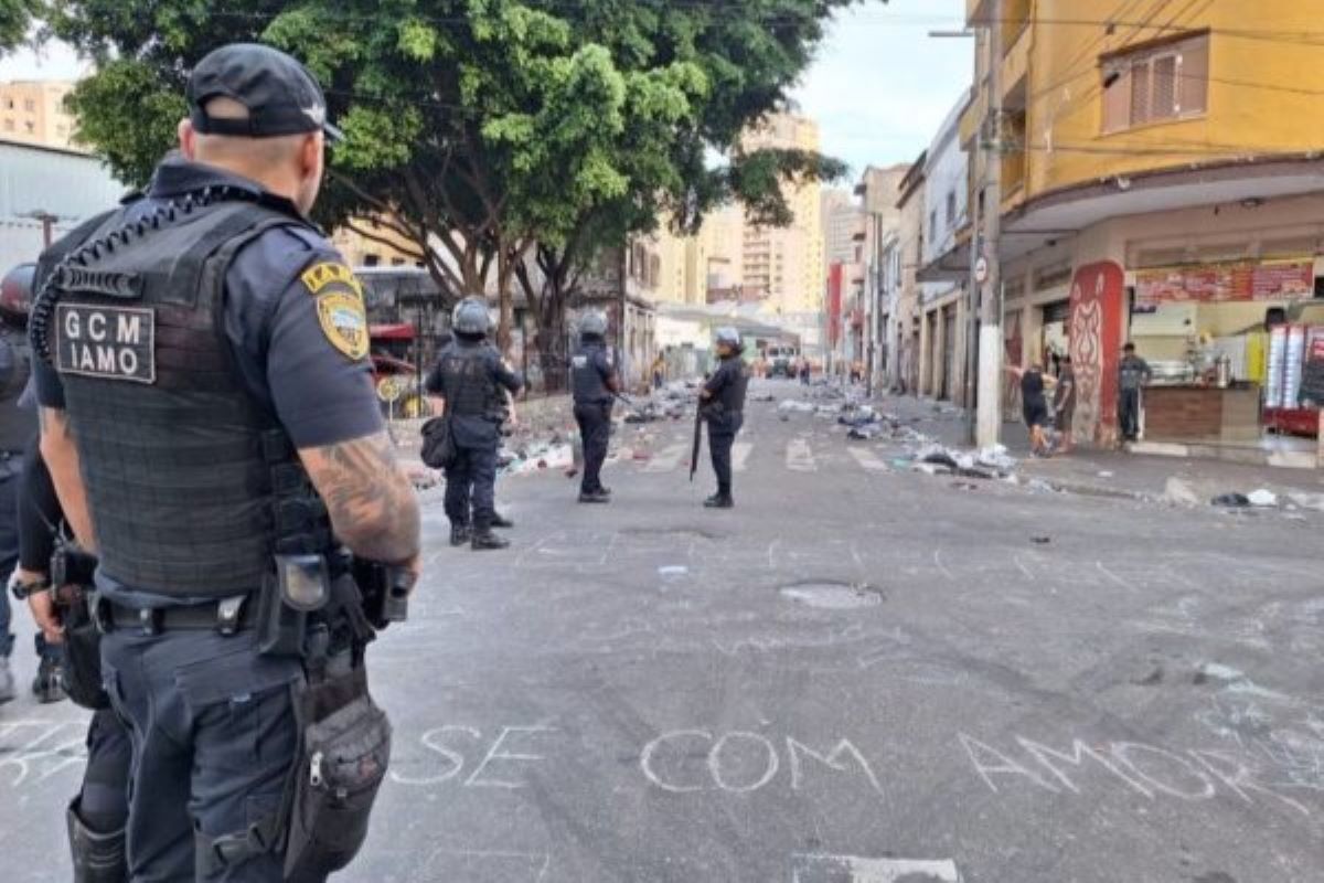 Ex-GCM acusado de integrar “milícia” no centro se entrega à polícia Ex-GCM acusado de integrar “milícia” no centro se entrega à polícia