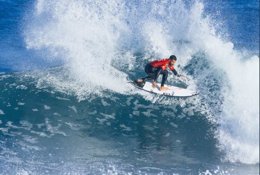 Surfista Italo Ferreira se beneficia com queda de Gabriel Medina e vai ao Finals, enquanto Tatiana avança Surfista Italo Ferreira se beneficia com queda de Gabriel Medina e vai ao Finals, enquanto Tatiana avança