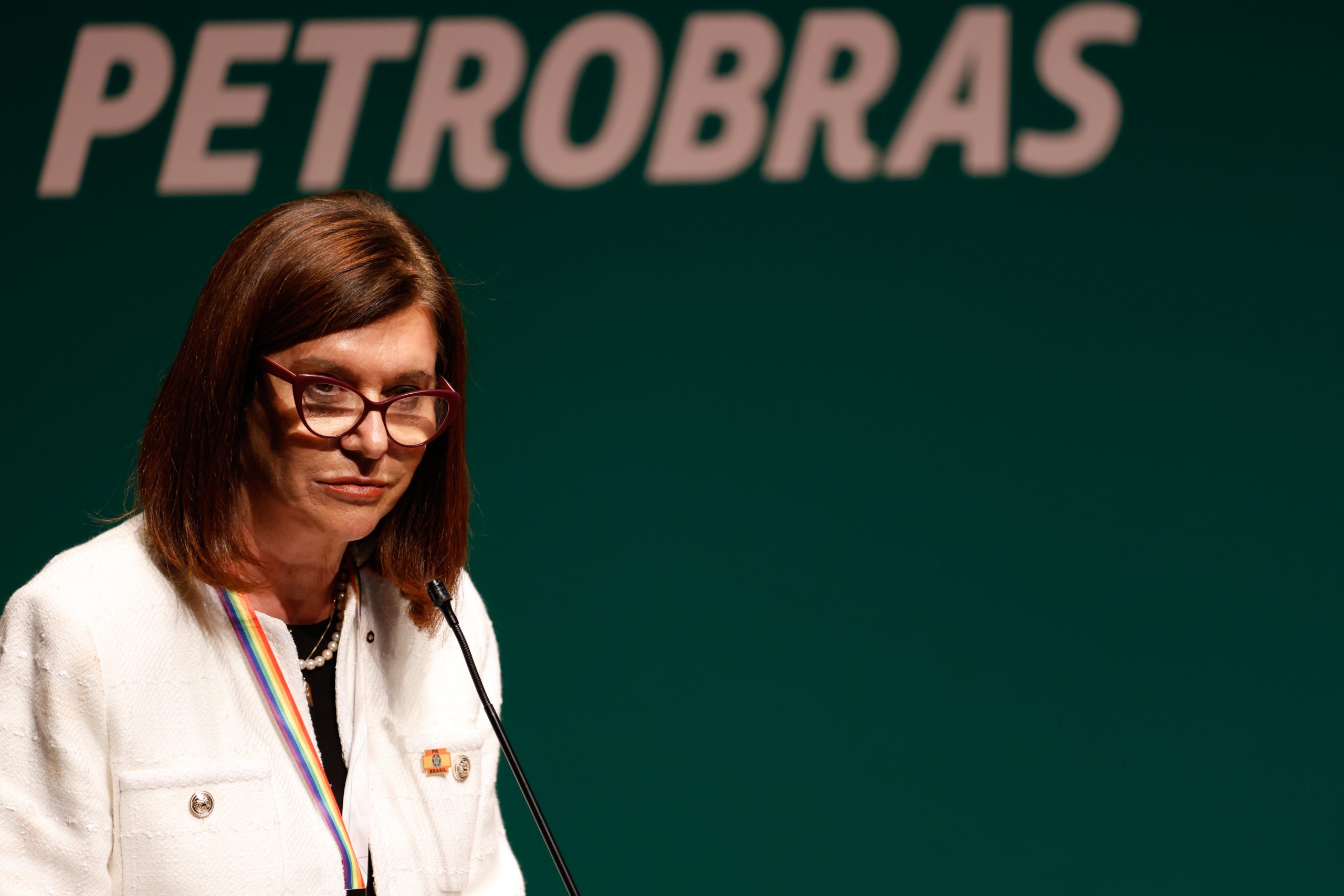 Presidente da Petrobras minimiza prejuízo de R$ 2,6 bi Presidente da Petrobras minimiza prejuízo de R$ 2,6 bi