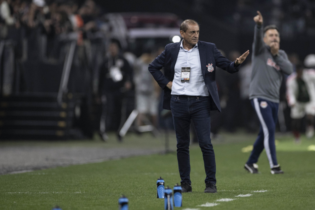 Ramón Díaz cobra mudança de atitude no Corinthians e promete ‘lutar por tudo’ Ramón Díaz cobra mudança de atitude no Corinthians e promete ‘lutar por tudo’