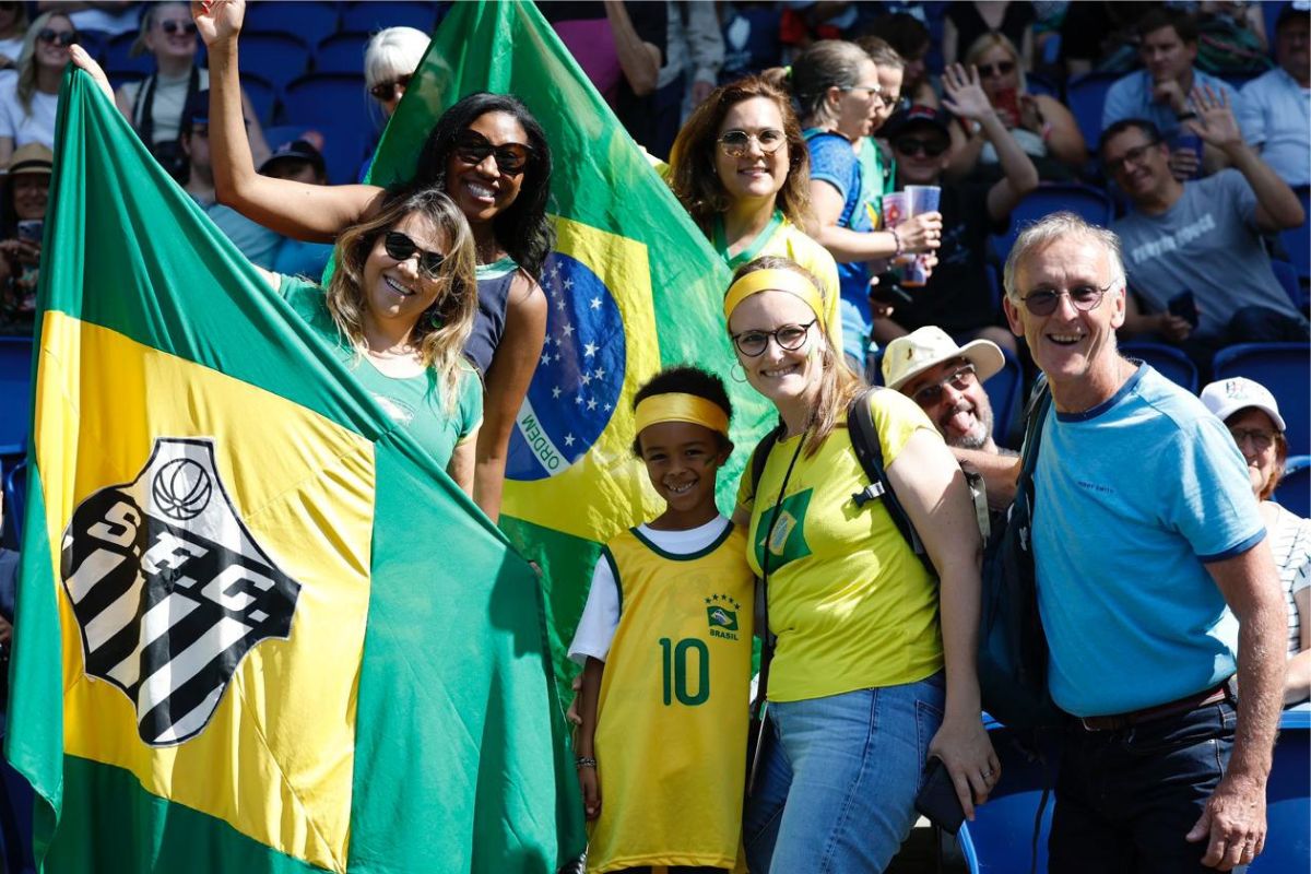 Samba e feijoada embalam torcida em SP pelo ouro no futebol feminino Samba e feijoada embalam torcida em SP pelo ouro no futebol feminino