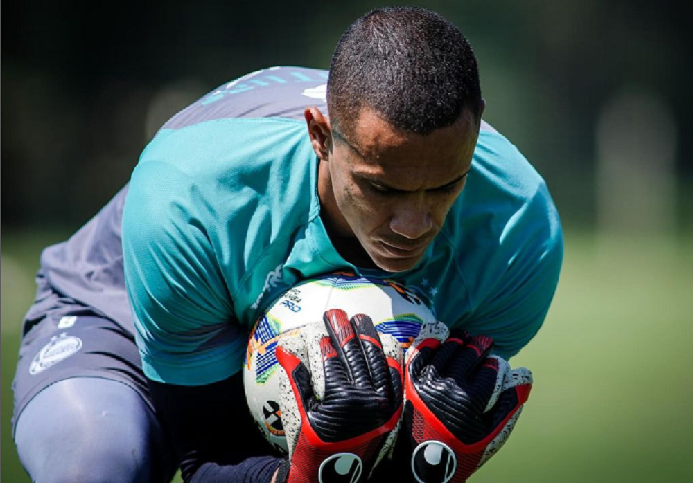 Santos anuncia a contratação do goleiro Renan Santos anuncia a contratação do goleiro Renan