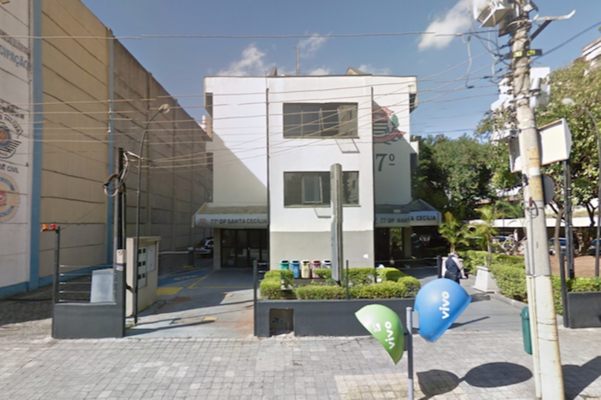 Suspeito morre atropelado após furtar celular em bairro nobre de SP Suspeito morre atropelado após furtar celular em bairro nobre de SP