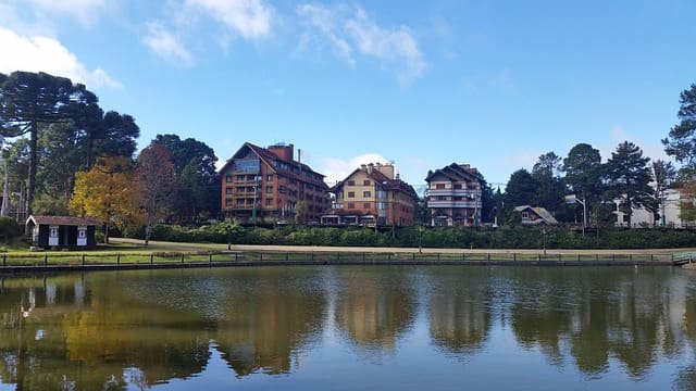 4 cidades para visitar durante a primavera perto de SP