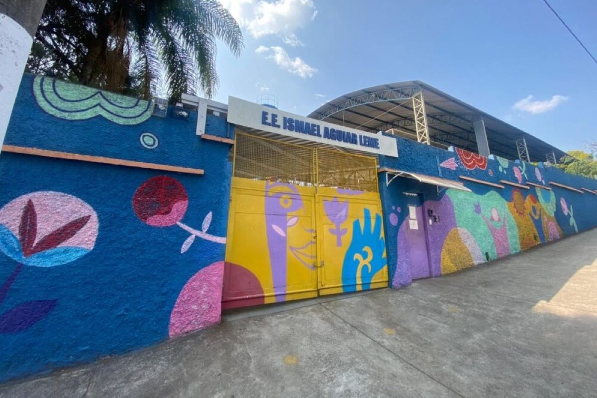 Adolescente esfaqueado em escola no interior segue em estado grave Adolescente esfaqueado em escola no interior segue em estado grave