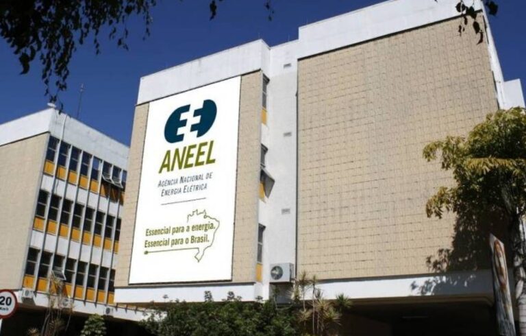 Aneel abre consulta pública sobre controle da Amazonas Energia