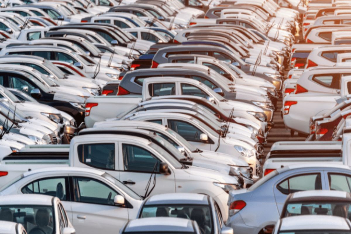Antes de leilão, Detran-SP convoca donos de 4 mil veículos apreendidos Antes de leilão, Detran-SP convoca donos de 4 mil veículos apreendidos