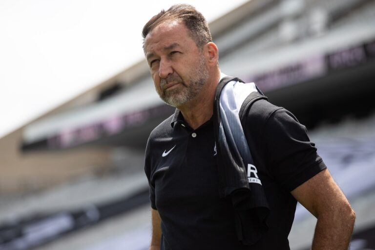 Corinthians enfrenta atraso nos salários de janeiro