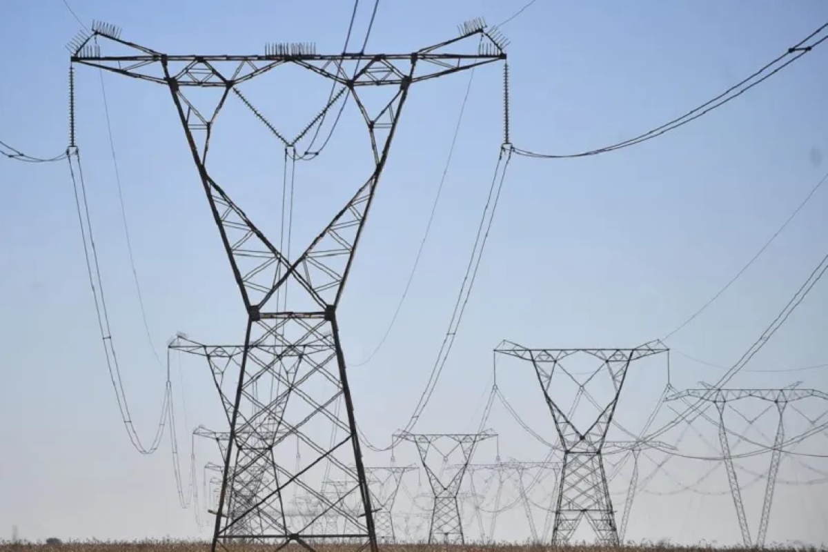 Bairros das zonas sul e oeste de SP estão sem energia elétrica Bairros das zonas sul e oeste de SP estão sem energia elétrica