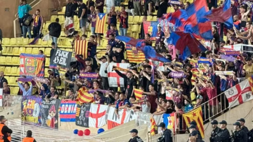 Barcelona é punido por faixa de cunho nazista exibida pela torcida na Liga dos Campeões Barcelona é punido por faixa de cunho nazista exibida pela torcida na Liga dos Campeões