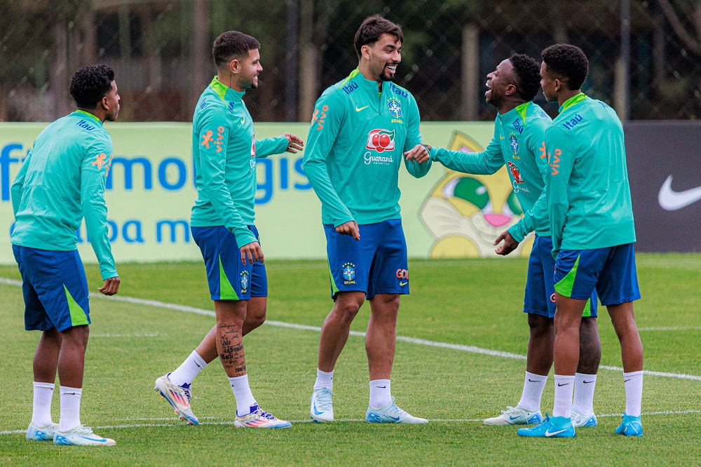 Brasil enfrenta Paraguai em Assunção buscando melhorar futebol apresentado nas Eliminatórias Brasil enfrenta Paraguai em Assunção buscando melhorar futebol apresentado nas Eliminatórias