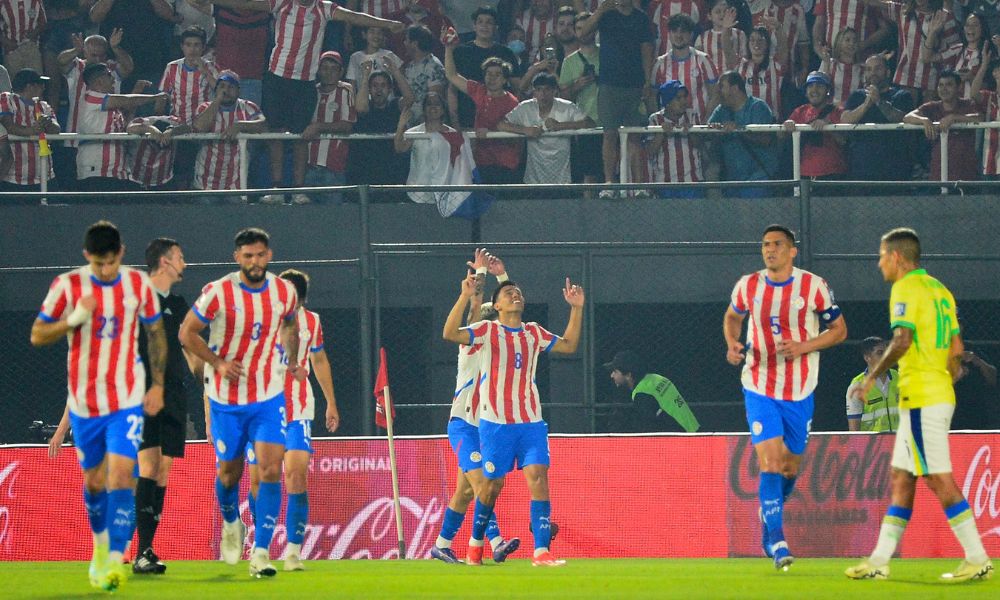Brasil perde para Paraguai e ouve ‘olé’ da torcida adversária Brasil perde para Paraguai e ouve ‘olé’ da torcida adversária
