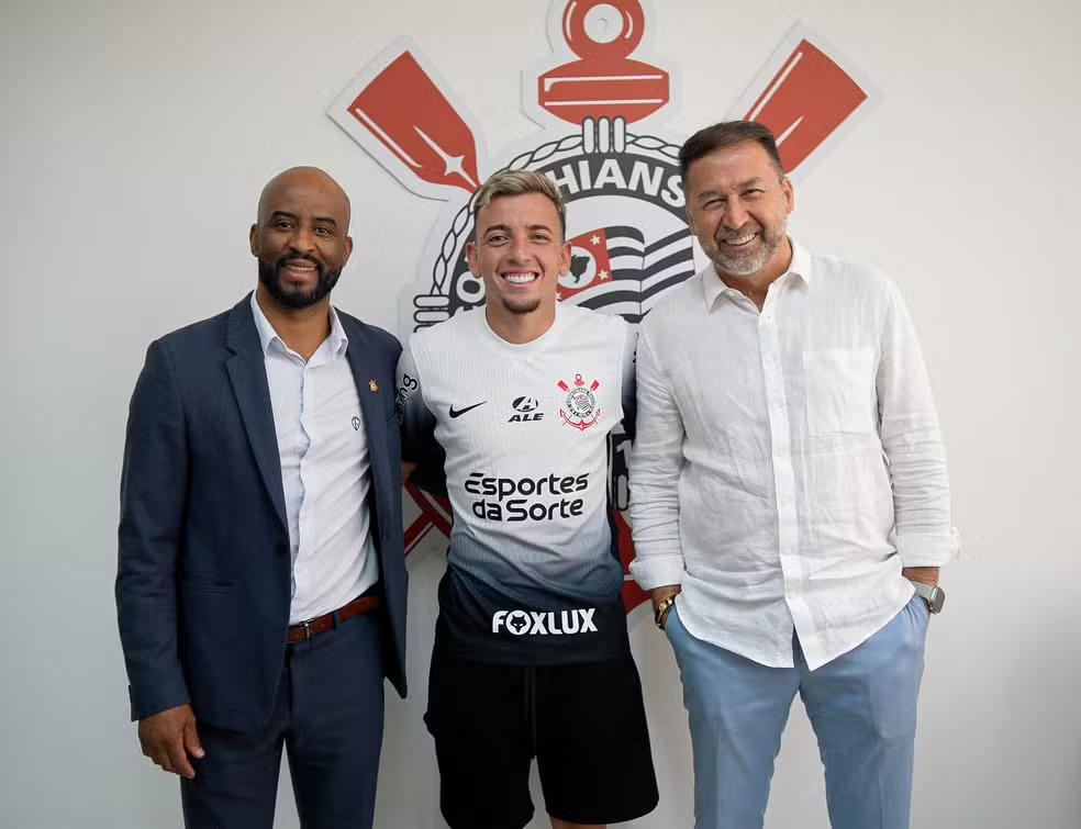 Corinthians renova contrato de Ryan até 2028 Corinthians renova contrato de Ryan até 2028