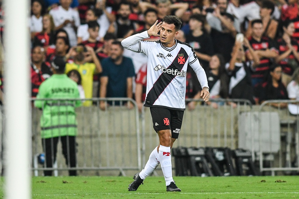 Coutinho marca no fim e salva o Vasco de derrota no clássico contra o Flamengo Coutinho marca no fim e salva o Vasco de derrota no clássico contra o Flamengo