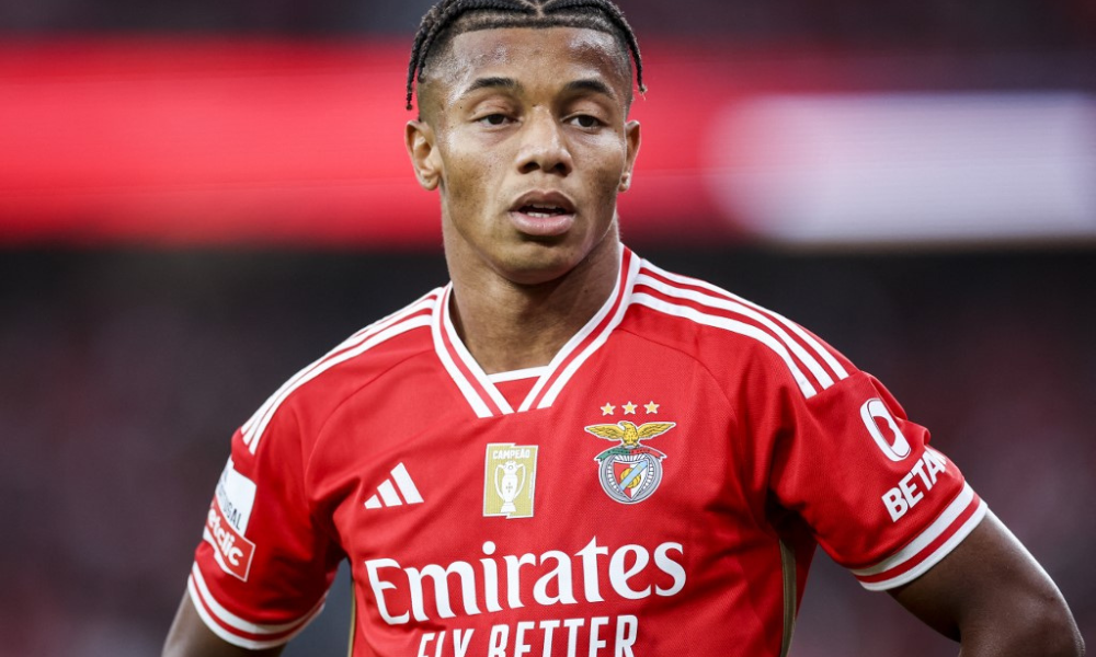 David Neres, ex-São Paulo, é assaltado à mão armada na saída de estádio na Itália David Neres, ex-São Paulo, é assaltado à mão armada na saída de estádio na Itália