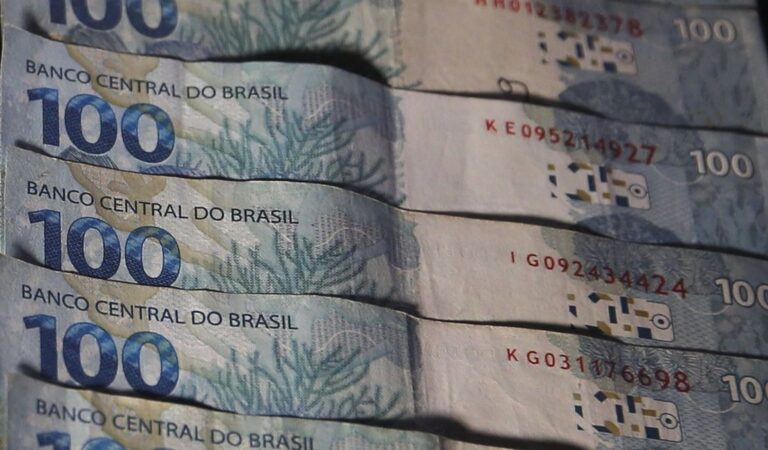 Déficit chega a R$ 1,12 trilhão e atinge maior marca da história