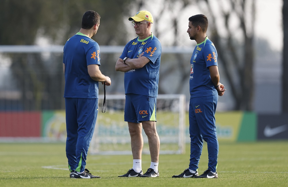 Dorival testa Endrick e tem volta de quarteto na seleção antes de viagem para o Paraguai, onde joga nesta terça-feira (10) Dorival testa Endrick e tem volta de quarteto na seleção antes de viagem para o Paraguai, onde joga nesta terça-feira (10)