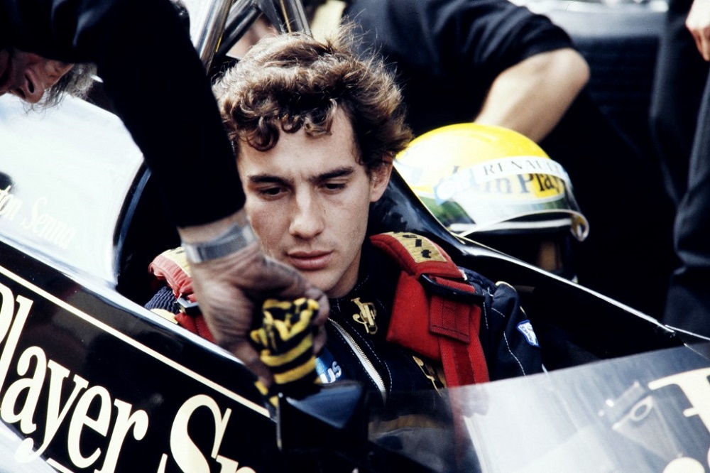 McLaren homenageia Ayrton Senna com pintura especial no GP de Singapura McLaren homenageia Ayrton Senna com pintura especial no GP de Singapura