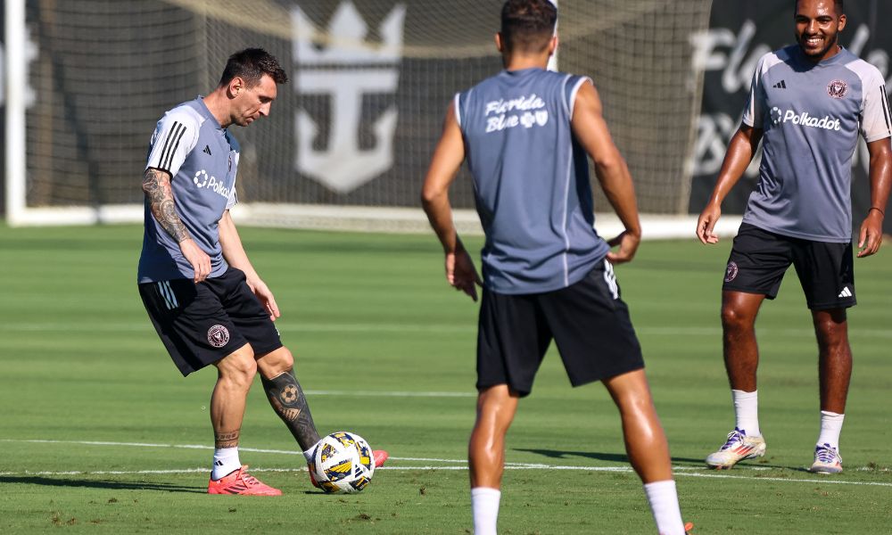 Messi retorna aos gramados após lesão e já tem data para voltar a jogar Messi retorna aos gramados após lesão e já tem data para voltar a jogar