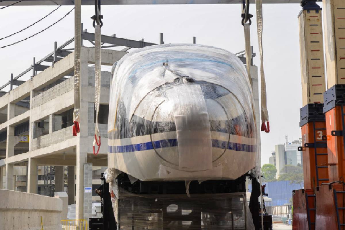 Primeiro trem chinês da Linha-17 do metrô chega a São Paulo. Veja