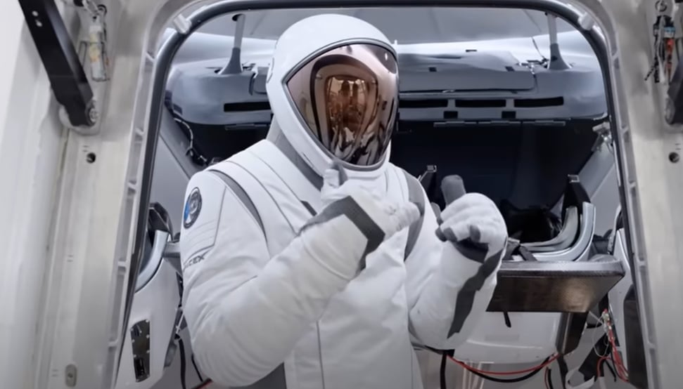 SpaceX, empresa de Elon Musk, testa traje especial para ir a Marte