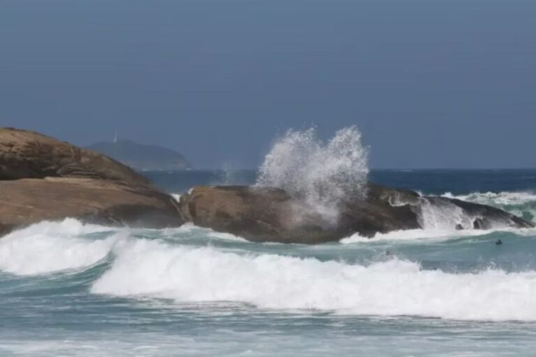 Vai dar praia no fim de semana? Veja previsão para o litoral paulista