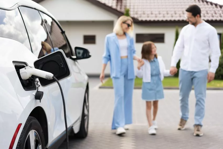 Veículos elétricos plug-in seguem no topo das vendas por um ano Veículos elétricos plug-in seguem no topo das vendas por um ano