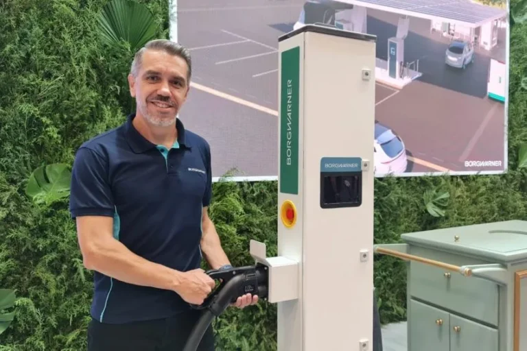 Borgwarner apresenta carregador veicular de até 600 kW no Brasil