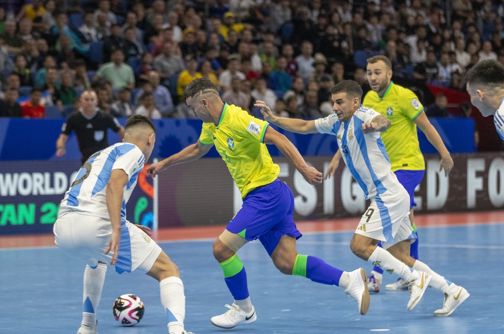 Brasil vence Argentina e conquista Copa do Mundo de Futsal Brasil vence Argentina e conquista Copa do Mundo de Futsal