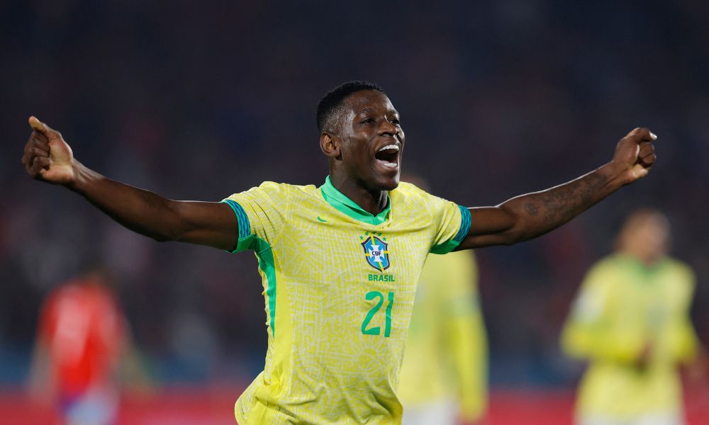 Com gols de dupla do Botafogo, Brasil vence Chile de virada e ganha respiro nas Eliminatórias Com gols de dupla do Botafogo, Brasil vence Chile de virada e ganha respiro nas Eliminatórias