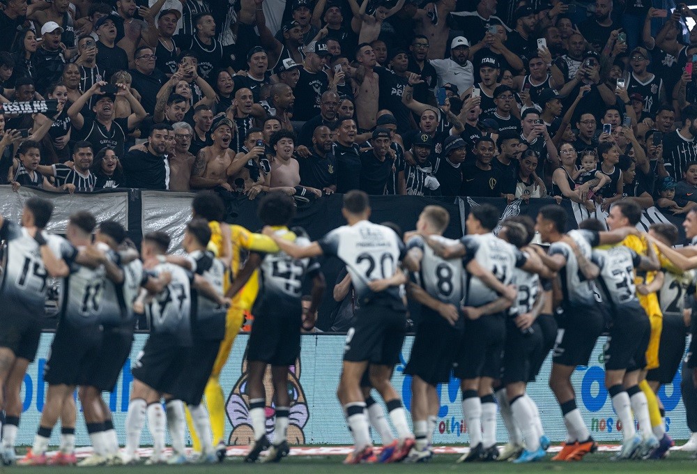 Corinthians entra com ação no STJD contra mudança de data da semifinal com o Flamengo Corinthians entra com ação no STJD contra mudança de data da semifinal com o Flamengo