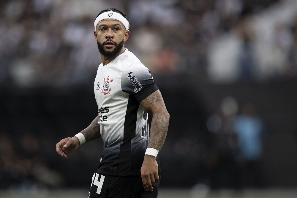 Memphis Depay deve ser poupado pelo Corinthians no jogo contra o Vitória Memphis Depay deve ser poupado pelo Corinthians no jogo contra o Vitória