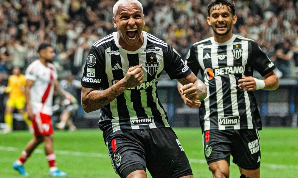 Deyverson brilha, Atlético-MG vence River por 3 a 0 e fica perto da final da Libertadores Deyverson brilha, Atlético-MG vence River por 3 a 0 e fica perto da final da Libertadores