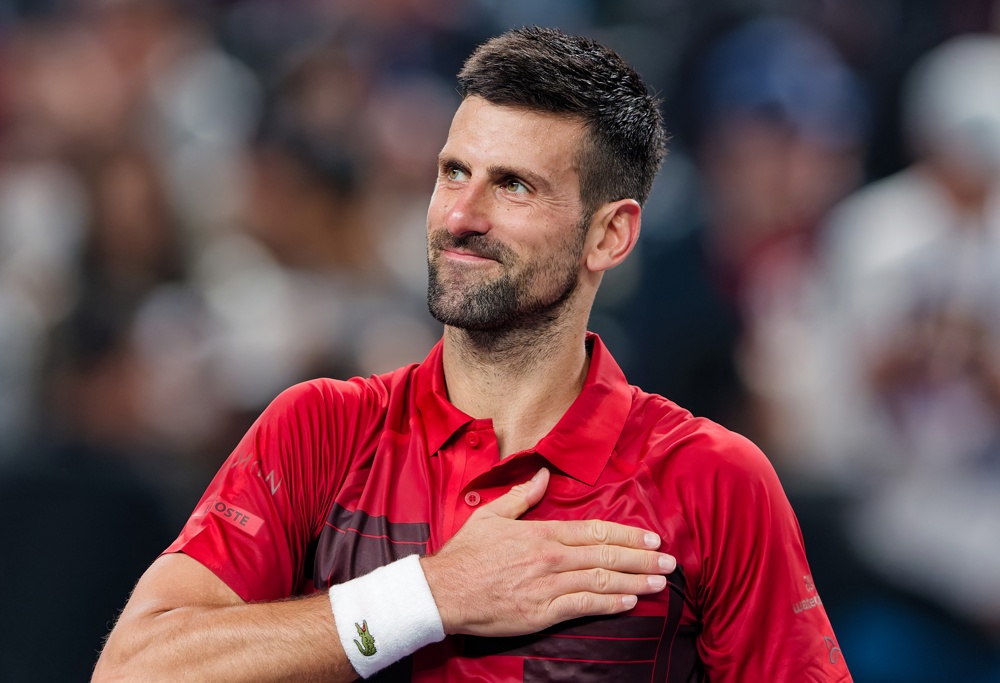Djokovic vence Mensik, avança para semifinais em Xangai e segue na busca pelo 100º título da ATP Djokovic vence Mensik, avança para semifinais em Xangai e segue na busca pelo 100º título da ATP