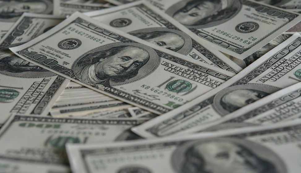 Dólar chega a R$ 6,09, e Banco Central intervém em leilão Dólar chega a R$ 6,09, e Banco Central intervém em leilão