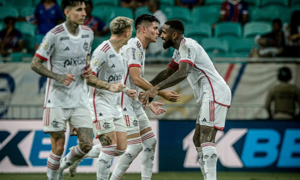 Flamengo define escalação para enfrentar o Fluminense Flamengo define escalação para enfrentar o Fluminense