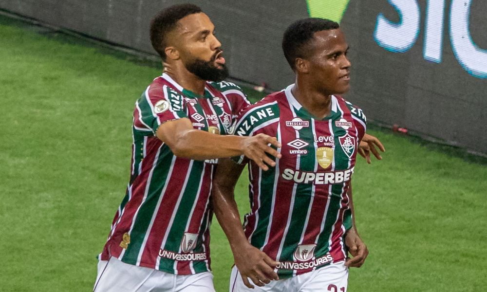 Fluminense volta a vencer após três jogos, derrota Cruzeiro e deixa a zona de rebaixamento do Brasileirão Fluminense volta a vencer após três jogos, derrota Cruzeiro e deixa a zona de rebaixamento do Brasileirão