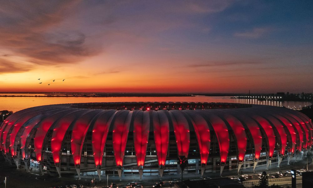 Inter esgota ingresso do Gre-Nal em 26 minutos e espera recorde de público no Beira-Rio Inter esgota ingresso do Gre-Nal em 26 minutos e espera recorde de público no Beira-Rio