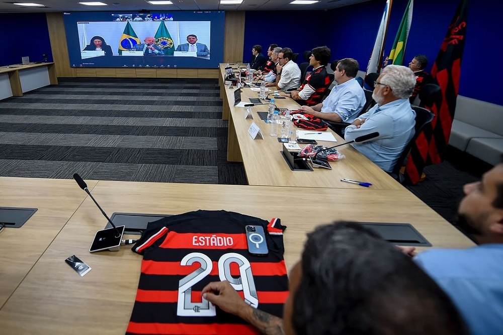 Lula assina acordo para novo estádio do Flamengo no Gasômetro Lula assina acordo para novo estádio do Flamengo no Gasômetro