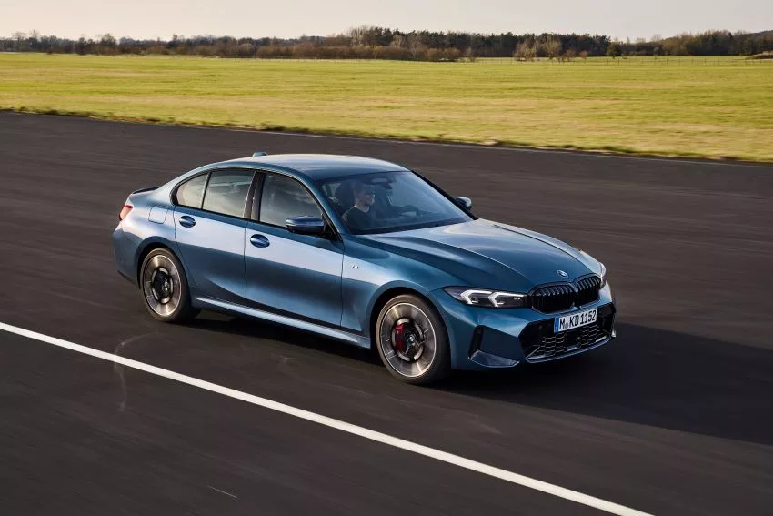 Nova BMW 330e M Sport será vendida no Brasil por R$ 437.950 Nova BMW 330e M Sport será vendida no Brasil por R$ 437.950