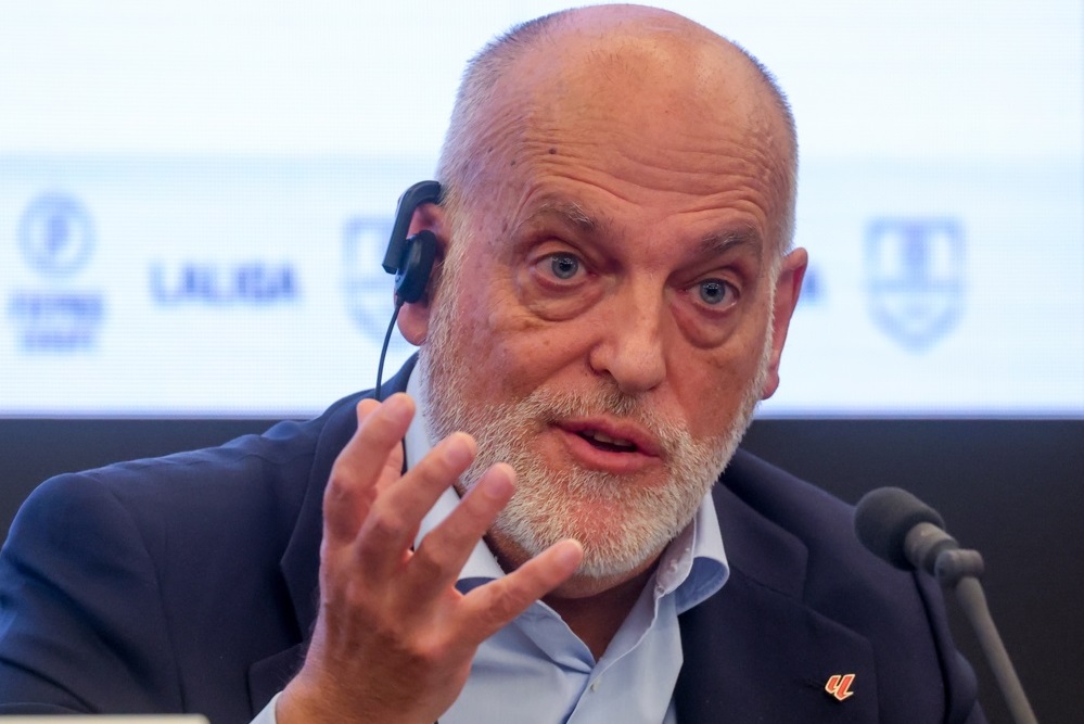 Presidente da liga espanhola pede à Fifa para retirar Mundial de 2025 do calendário Presidente da liga espanhola pede à Fifa para retirar Mundial de 2025 do calendário