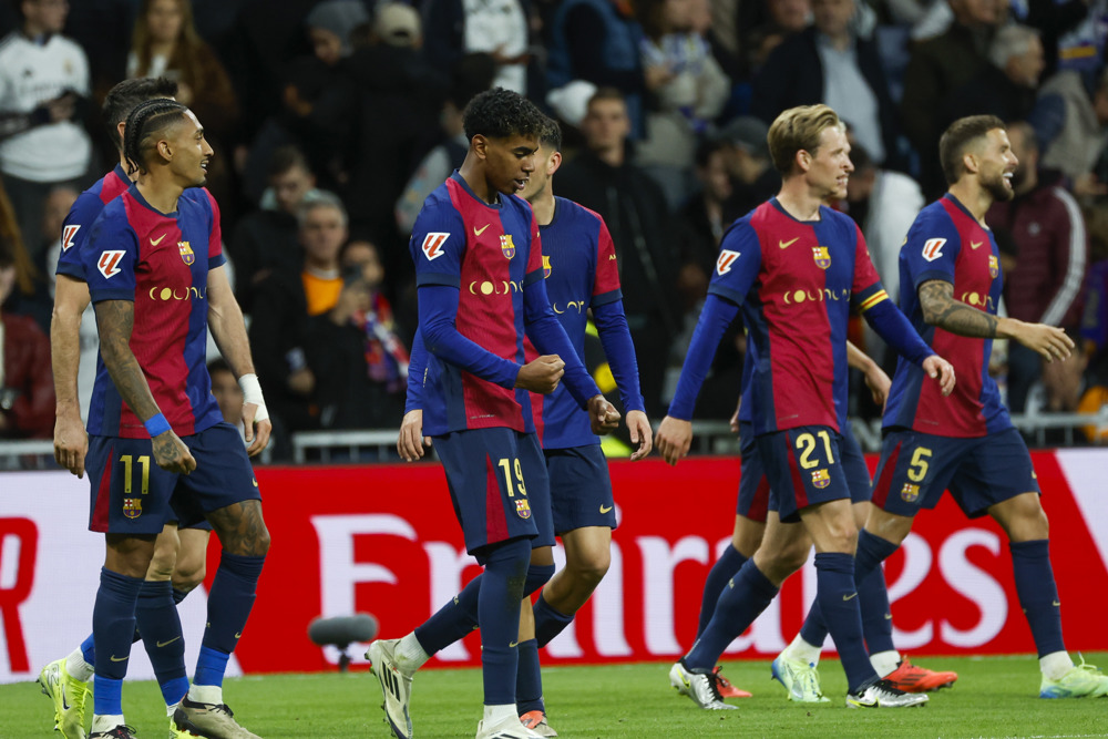 Real Madrid inicia investigação por insultos racistas em clássico contra Barcelona Real Madrid inicia investigação por insultos racistas em clássico contra Barcelona