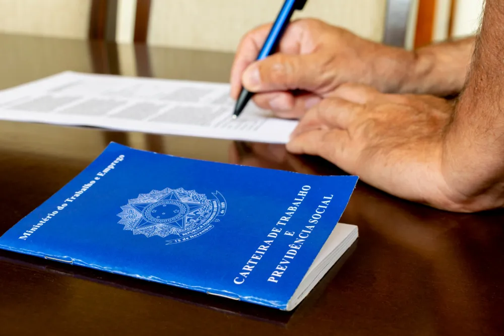 SP cria 502 mil vagas, e emprego com carteira assinada cresce 3% SP cria 502 mil vagas, e emprego com carteira assinada cresce 3%
