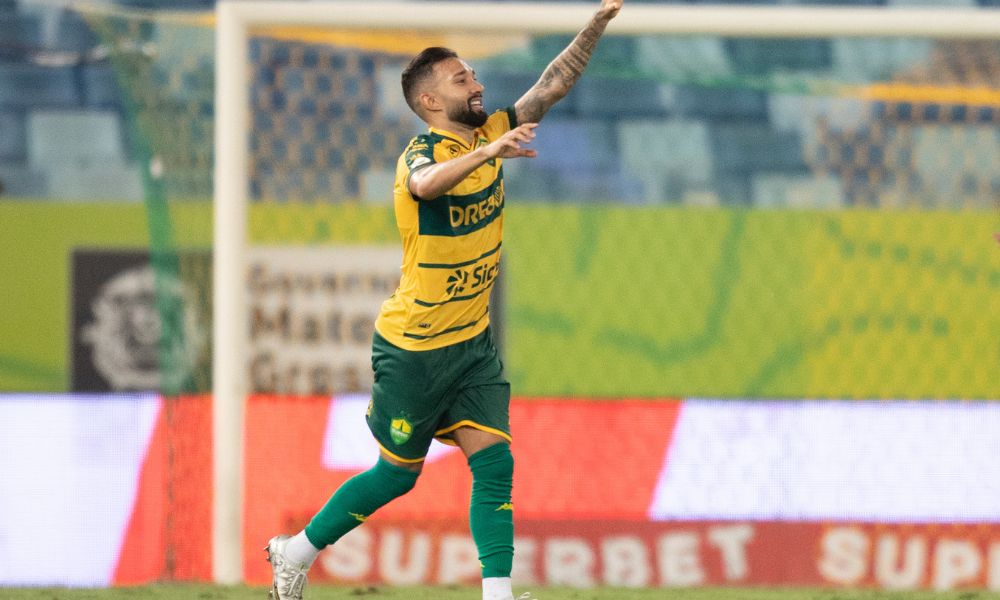São Paulo é preguiçoso, leva gol de bicicleta de ex e perde para o Cuiabá São Paulo é preguiçoso, leva gol de bicicleta de ex e perde para o Cuiabá