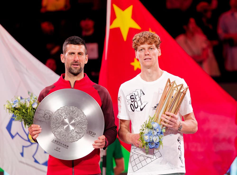 Sinner bate Djokovic e conquista o Masters 1000 de Xangai Sinner bate Djokovic e conquista o Masters 1000 de Xangai