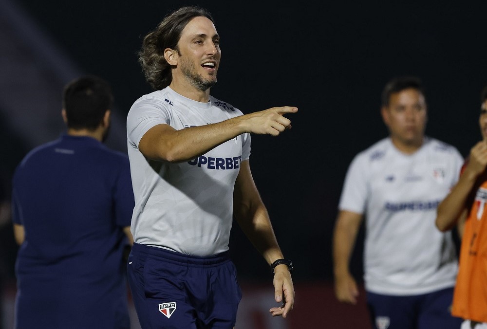 Zubeldía defende seu trabalho no Brasileirão: ‘Algo está sendo bem-feito’ Zubeldía defende seu trabalho no Brasileirão: ‘Algo está sendo bem-feito’