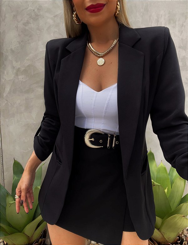 Transforme Seu Visual Profissional: Descubra os Tops e Saias de alfaiataria que São Tendência!