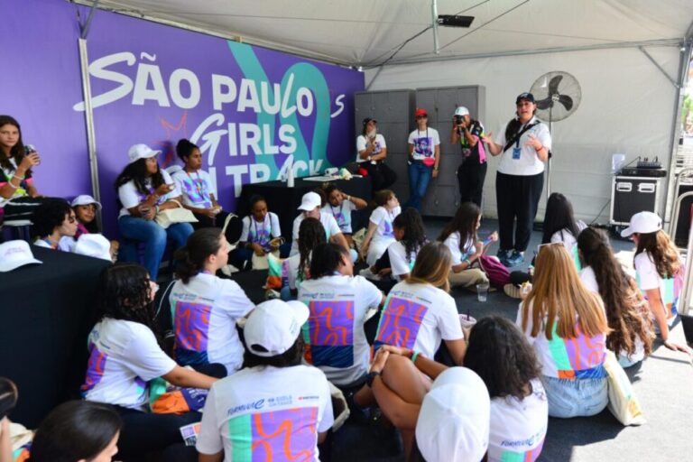 Projeto FIA Girls on Track leva emoção da Fórmula E a garotas