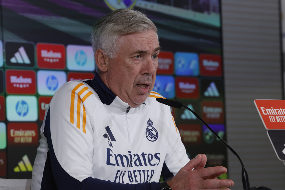 Ancelotti defende Mbappé, enxerga problema coletivo e demonsta otismo: ‘Vamos resolver’ Ancelotti defende Mbappé, enxerga problema coletivo e demonsta otismo: ‘Vamos resolver’